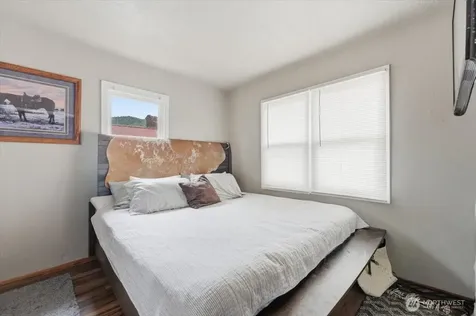 608 N Bradley Street Chelan WA 98816
