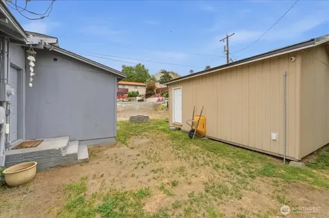608 N Bradley Street Chelan WA 98816
