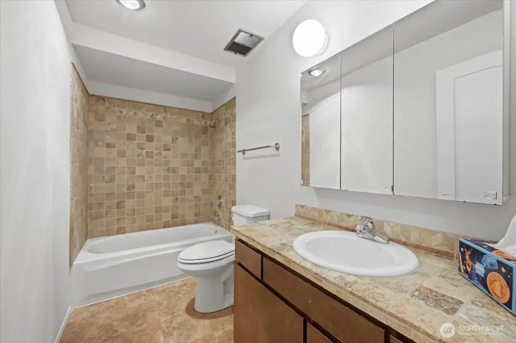 8516 196th Street SW Edmonds WA 98026