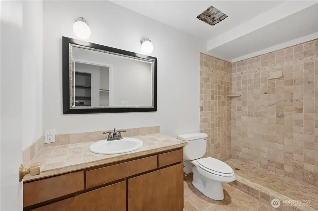 8516 196th Street SW Edmonds WA 98026