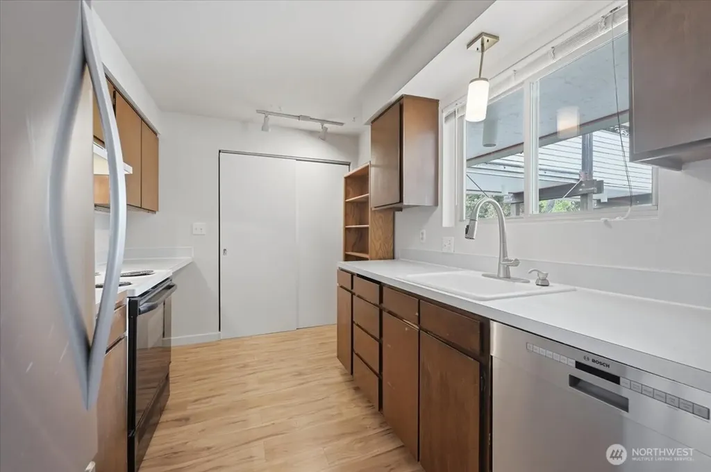 8516 196th Street SW Edmonds WA 98026