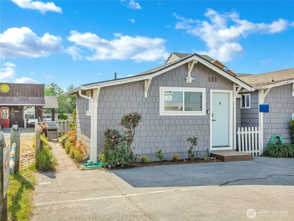 105 Ocean Beach Boulevard S Long Beach WA 98631