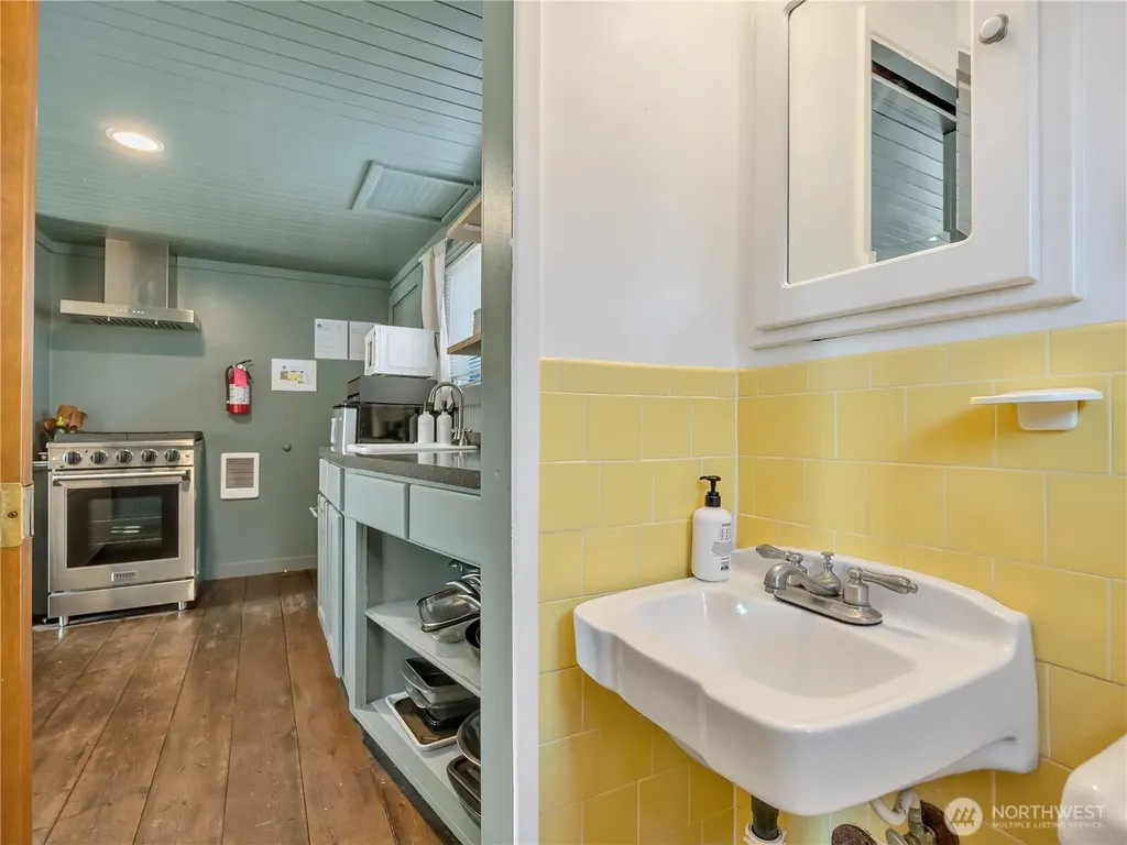 105 Ocean Beach Boulevard S Long Beach WA 98631