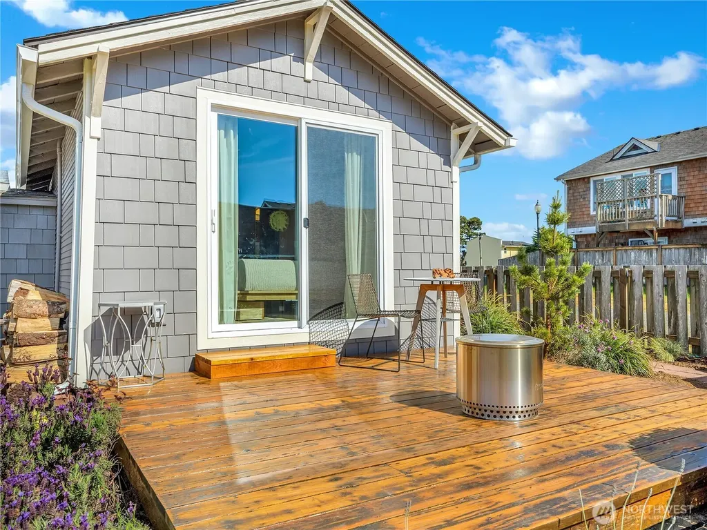 105 Ocean Beach Boulevard S Long Beach WA 98631