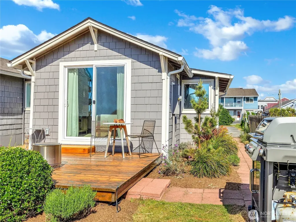 105 Ocean Beach Boulevard S Long Beach WA 98631