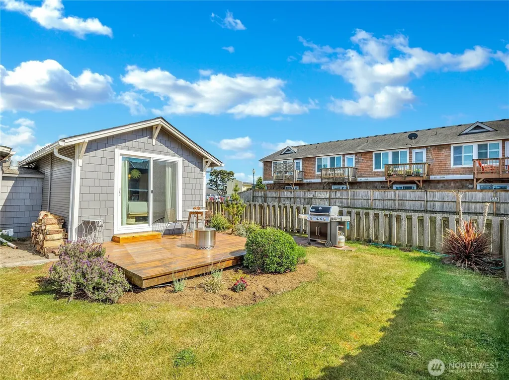 105 Ocean Beach Boulevard S Long Beach WA 98631