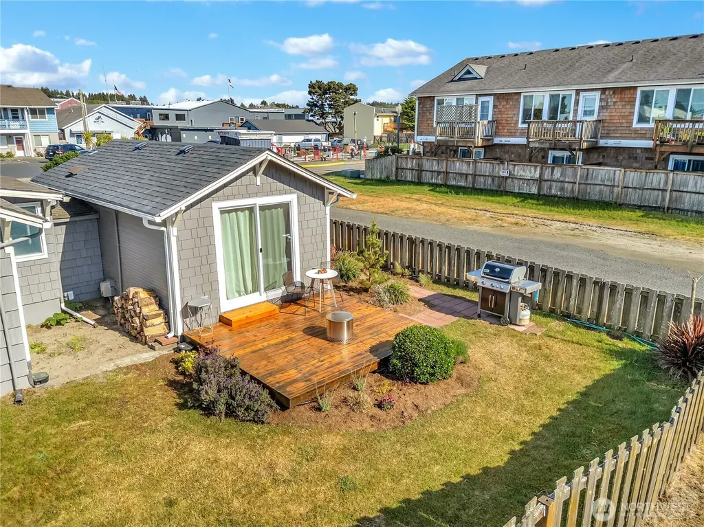 105 Ocean Beach Boulevard S Long Beach WA 98631