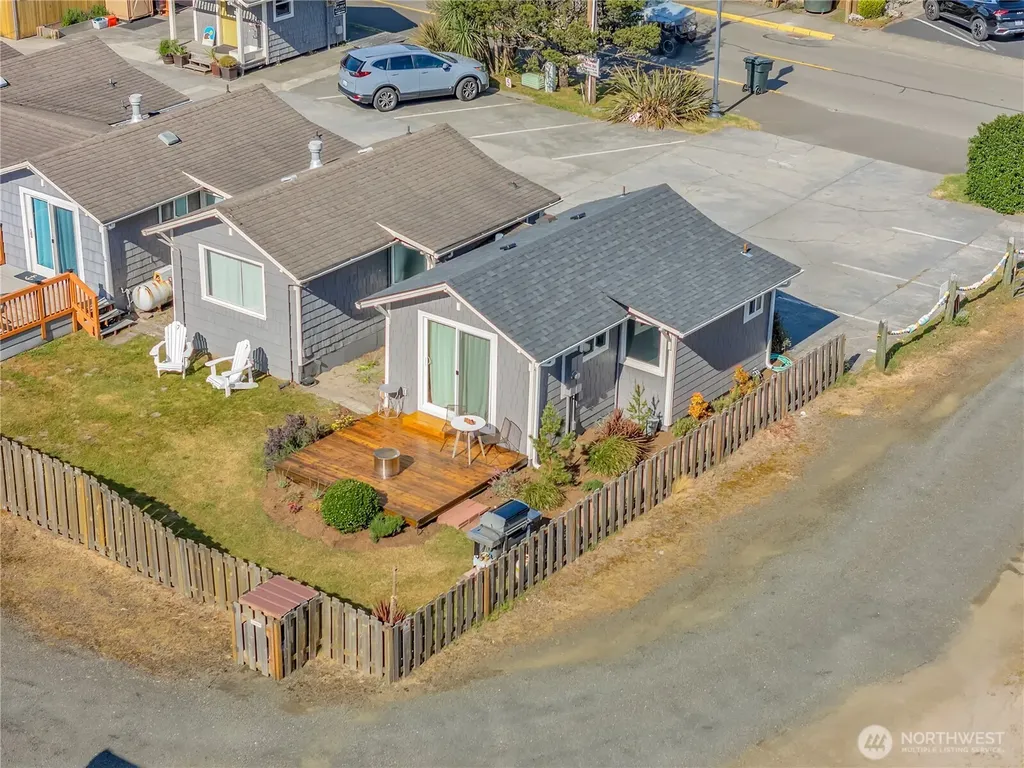 105 Ocean Beach Boulevard S Long Beach WA 98631