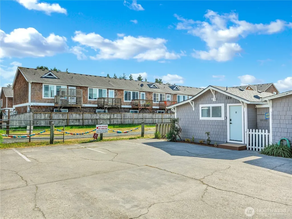 105 Ocean Beach Boulevard S Long Beach WA 98631