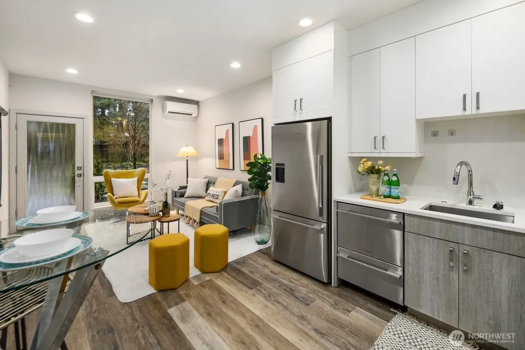 8042 35th Avenue NE Seattle WA 98115
