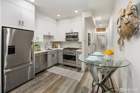 8042 35th Avenue NE Seattle WA 98115