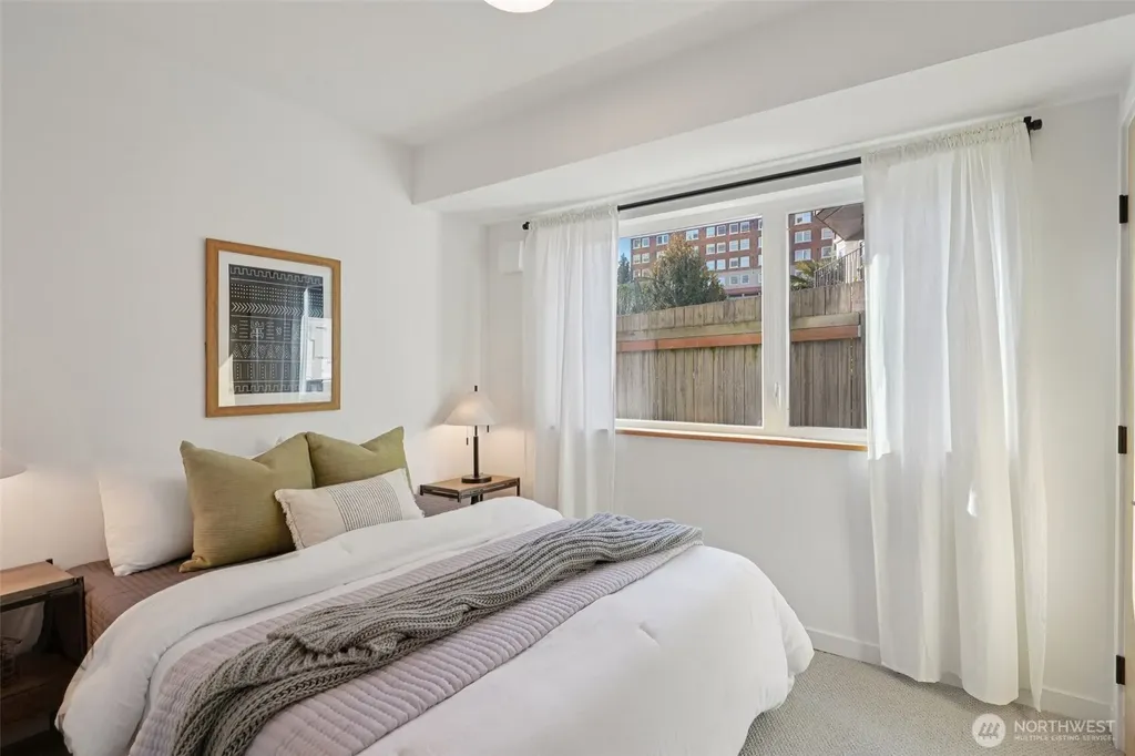 515 Howe Seattle WA 98109