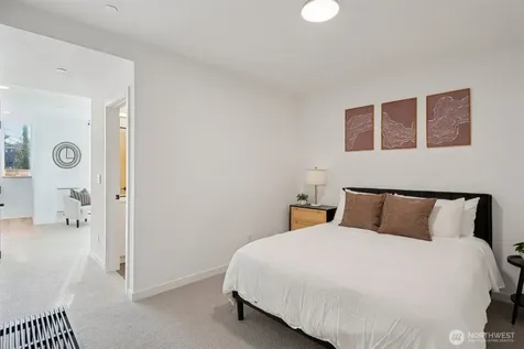 515 Howe Seattle WA 98109