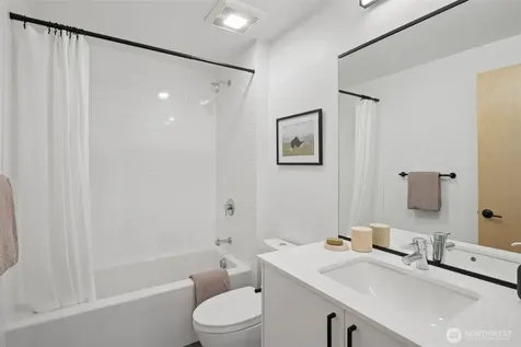 515 Howe Seattle WA 98109