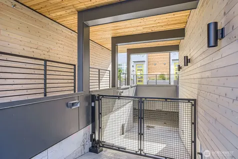 515 Howe Seattle WA 98109