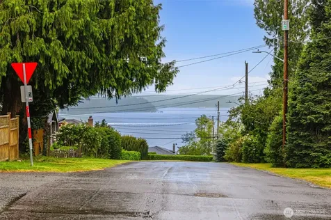 10202 44th Avenue SW Seattle WA 98146