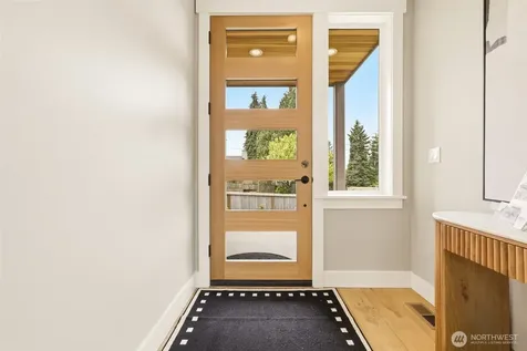10202 44th Avenue SW Seattle WA 98146