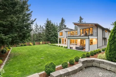 9824 Fruitland Avenue E Puyallup WA 98373
