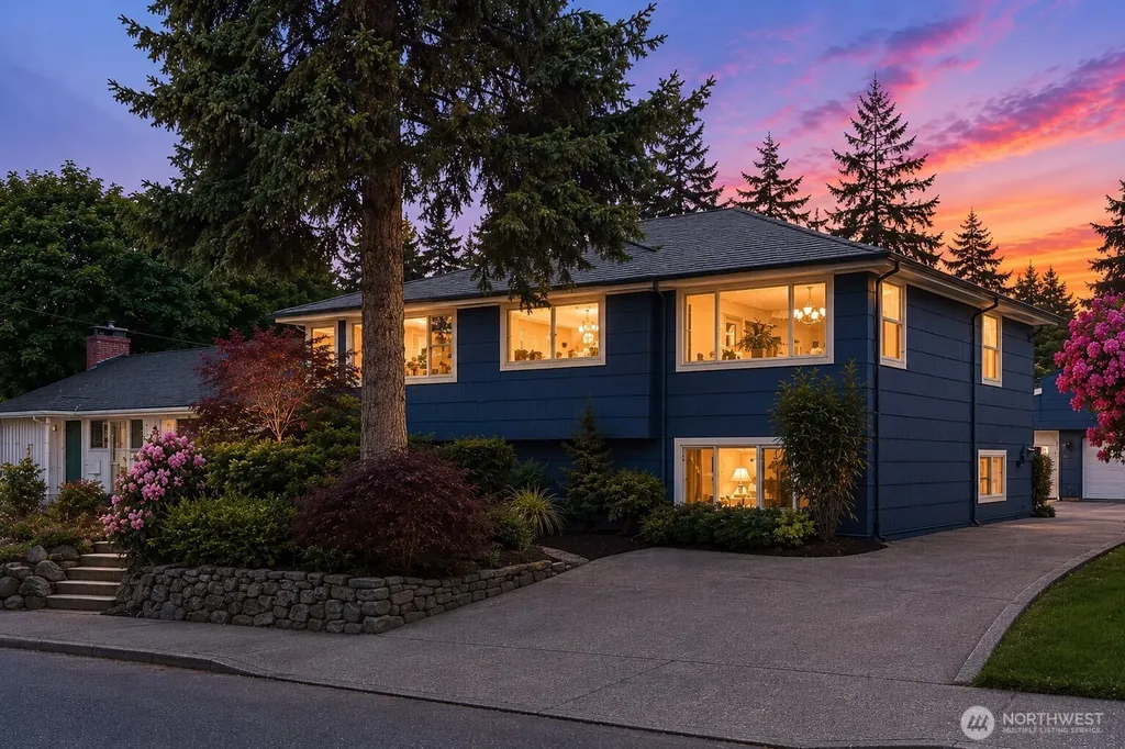 707 W Bertona Street Seattle WA 98119