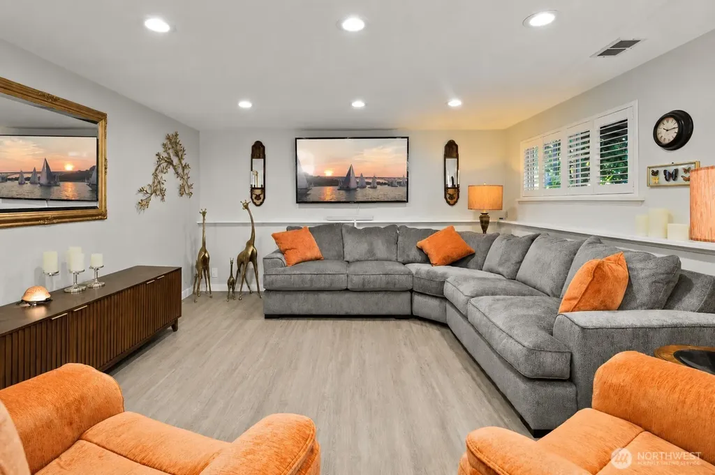 707 W Bertona Street Seattle WA 98119