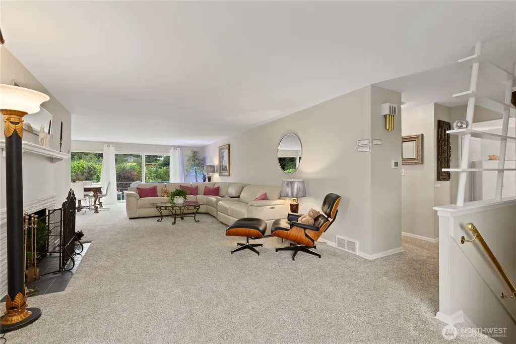 707 W Bertona Street Seattle WA 98119