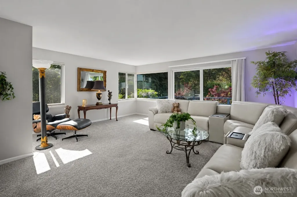 707 W Bertona Street Seattle WA 98119