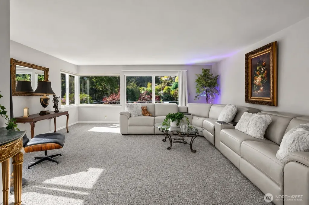 707 W Bertona Street Seattle WA 98119