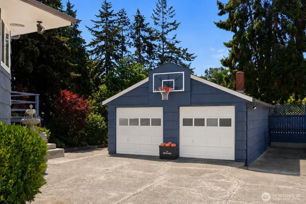 707 W Bertona Street Seattle WA 98119