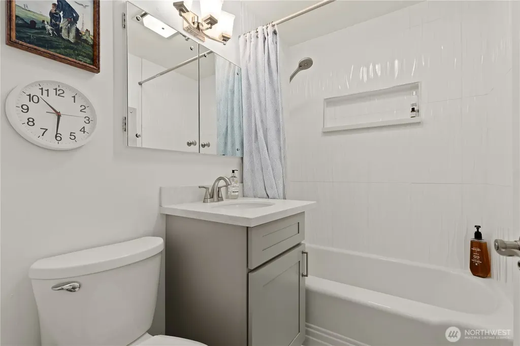707 W Bertona Street Seattle WA 98119