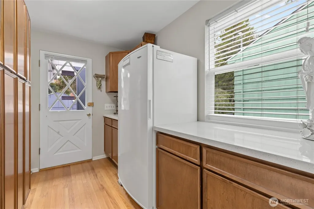 707 W Bertona Street Seattle WA 98119