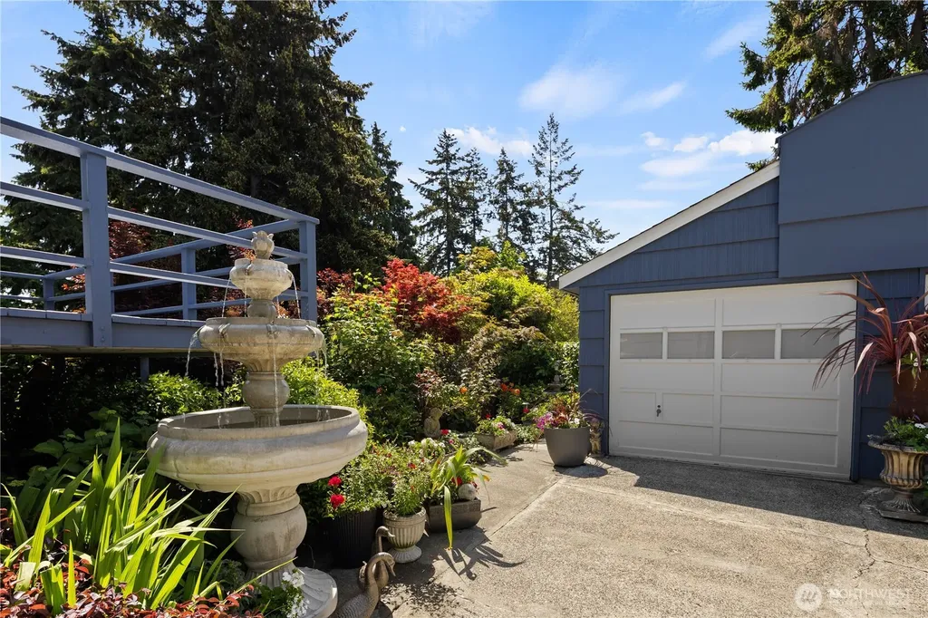 707 W Bertona Street Seattle WA 98119