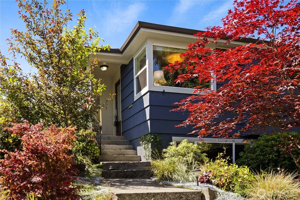 707 W Bertona Street Seattle WA 98119