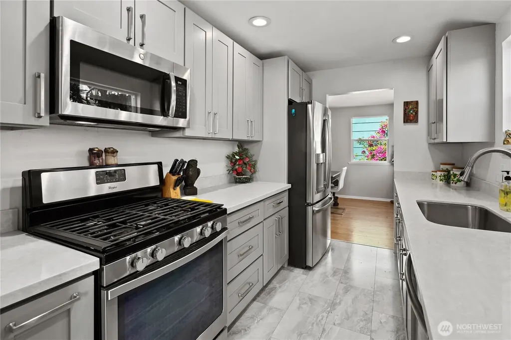 707 W Bertona Street Seattle WA 98119