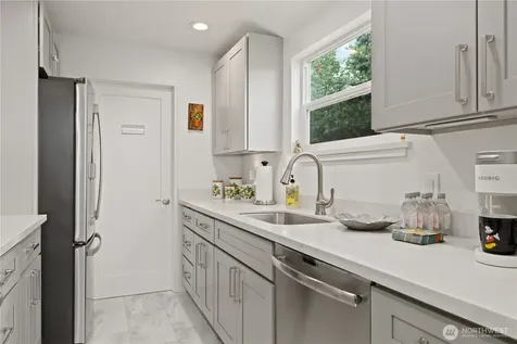 707 W Bertona Street Seattle WA 98119