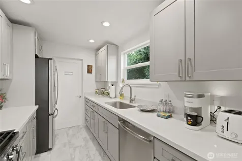 707 W Bertona Street Seattle WA 98119