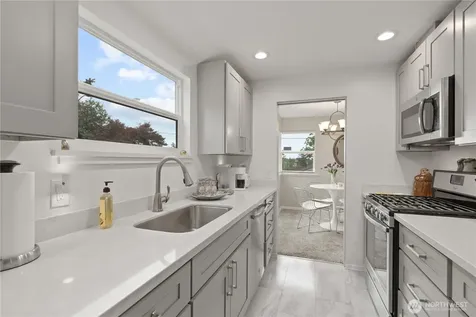 707 W Bertona Street Seattle WA 98119