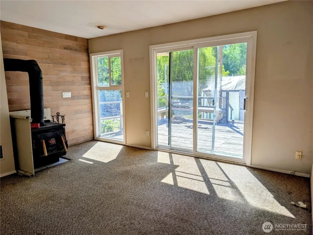 511 S Beach Road Point Roberts WA 98281