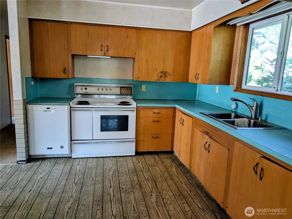 511 S Beach Road Point Roberts WA 98281