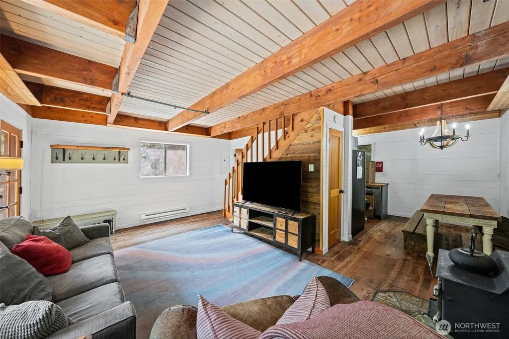 281 Wilderness Lane Easton WA 98925