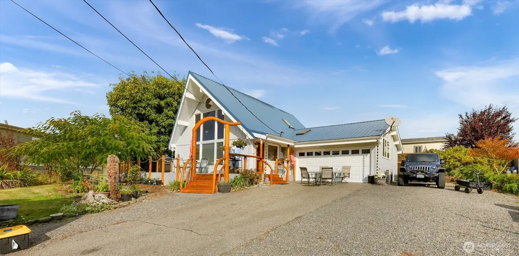 8415 Donald Way Blaine WA 98230