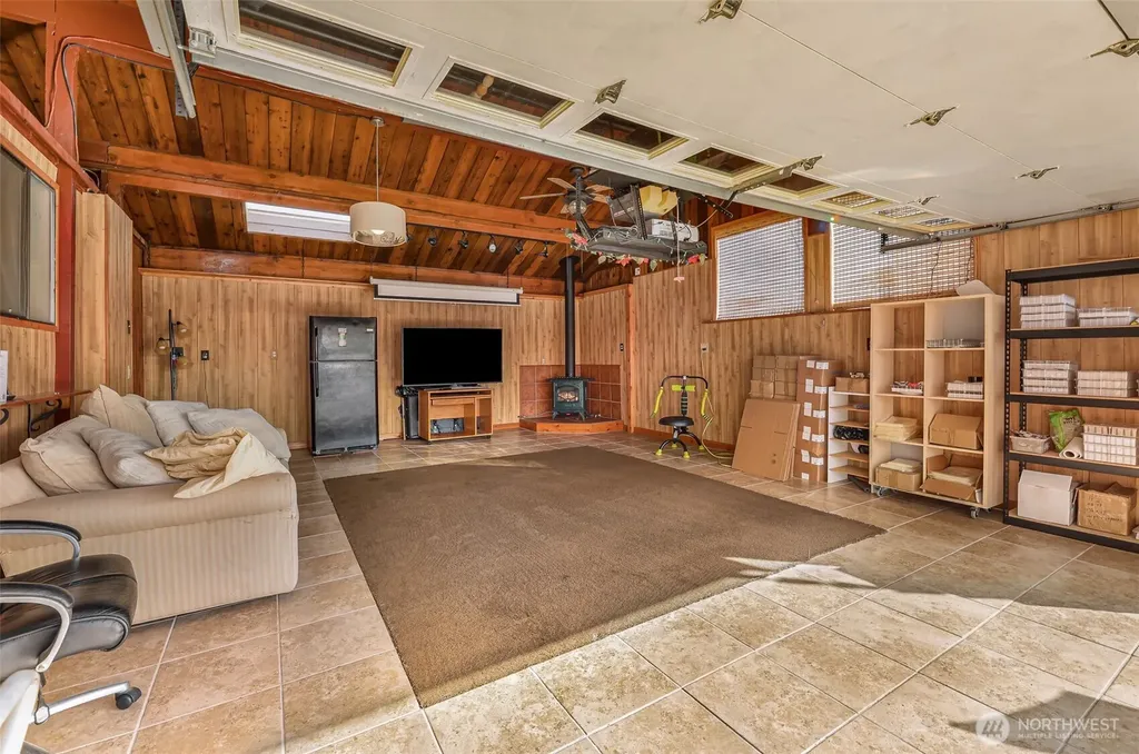 8415 Donald Way Blaine WA 98230