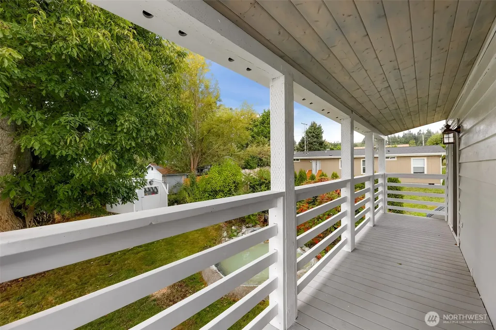 8415 Donald Way Blaine WA 98230