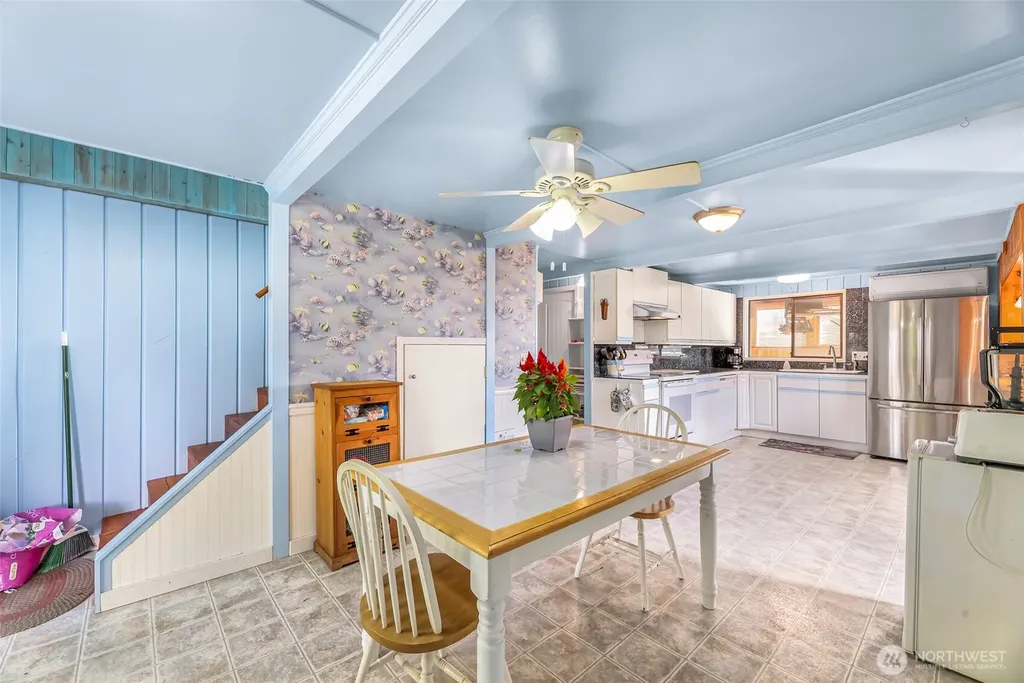 8415 Donald Way Blaine WA 98230