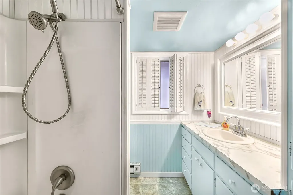 8415 Donald Way Blaine WA 98230