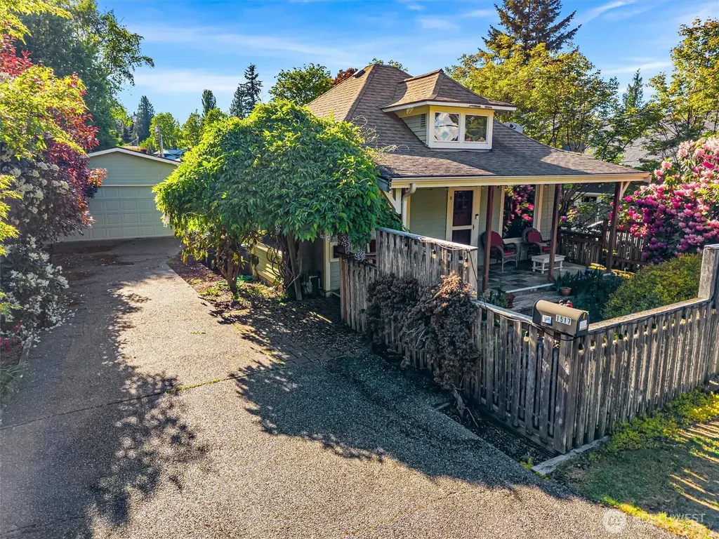 1517 Fairview Street Bellingham WA 98229