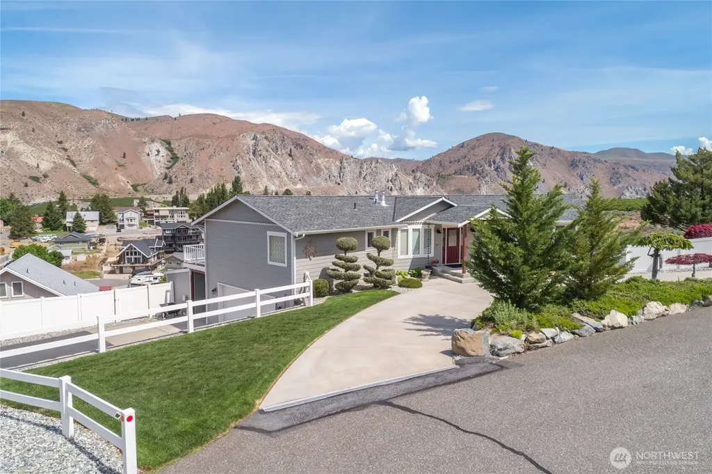 275 E Emerson Drive Orondo WA 98843