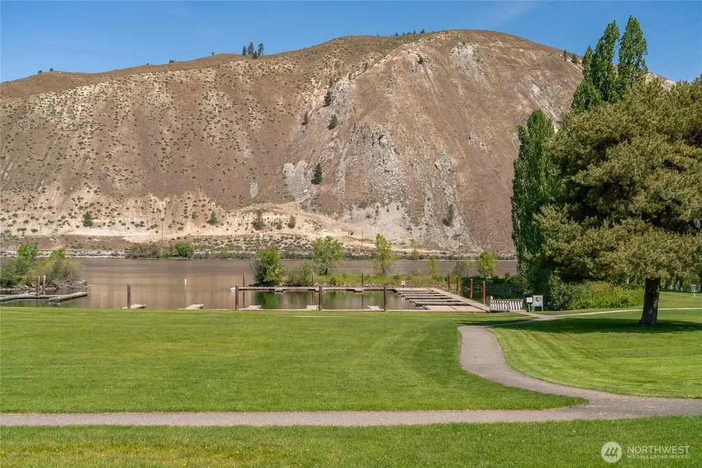 275 E Emerson Drive Orondo WA 98843