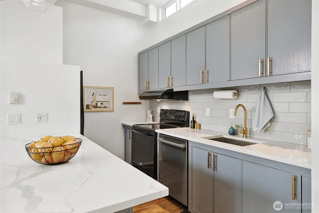 410 13th Avenue E Seattle WA 98102