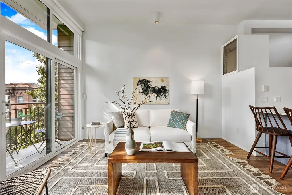410 13th Avenue E Seattle WA 98102