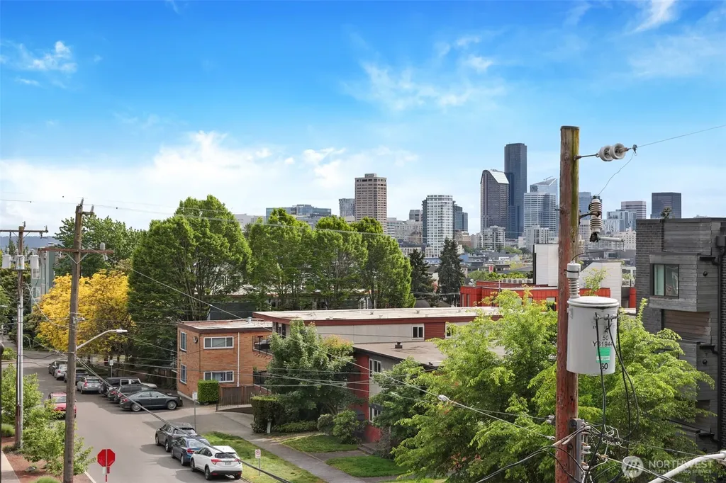 410 13th Avenue E Seattle WA 98102